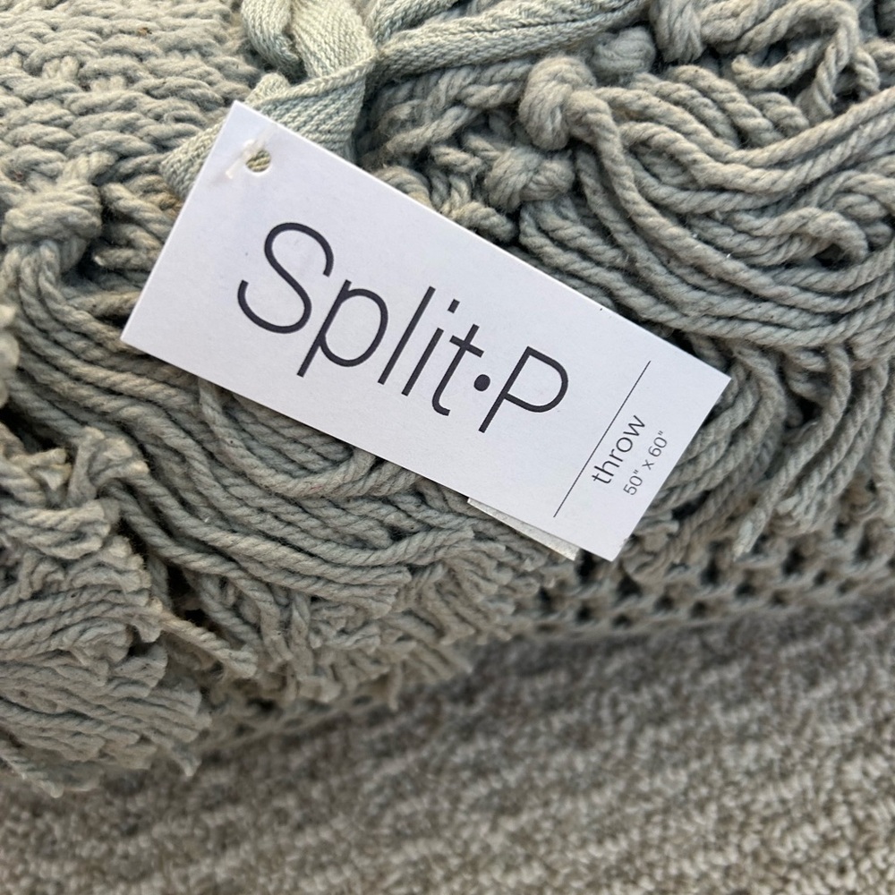 Cozy Gray Knitted Throw Blanket - Mist - Picture 5 of 6